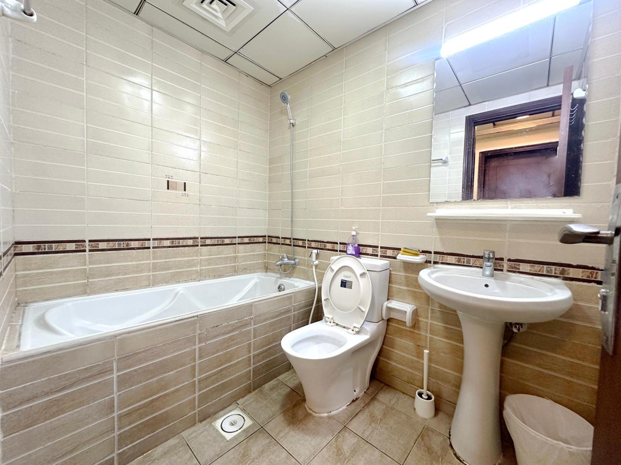 Quiet Partition Room In Tecom Barsha Heights Dubai Esterno foto