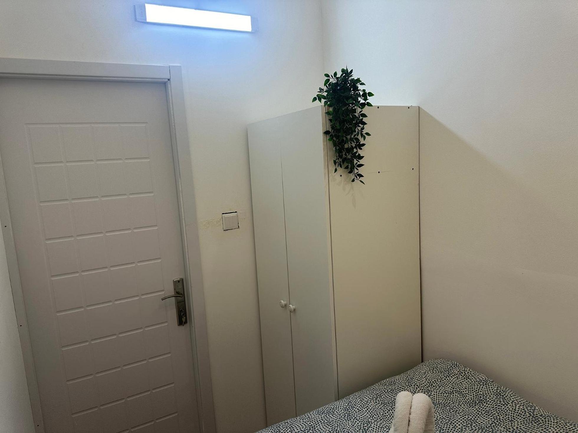 Quiet Partition Room In Tecom Barsha Heights Dubai Esterno foto